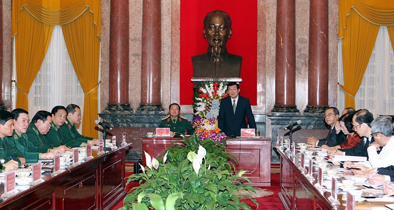 ប្រធានរដ្ឋវៀតណាមជួបធ្វើការជាមួយថ្នាក់ដឹកនាំក្រសួងការពារប្រទេស អំពីស្ថានភាពព្រំដែន។